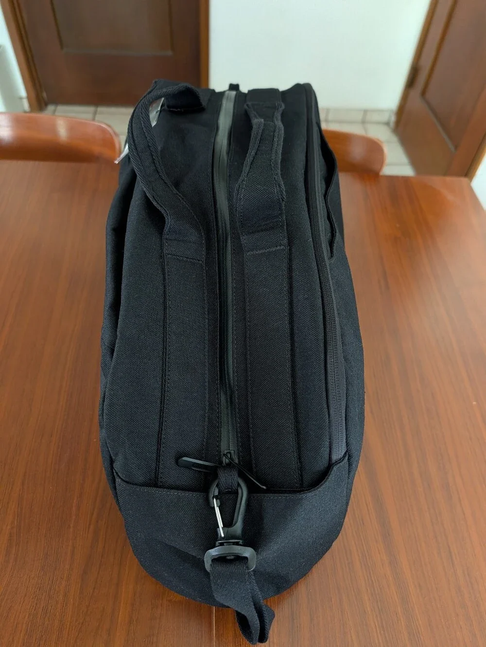 Lululemon Command The Day Duffle Bag 37L Hollywood Park Logo